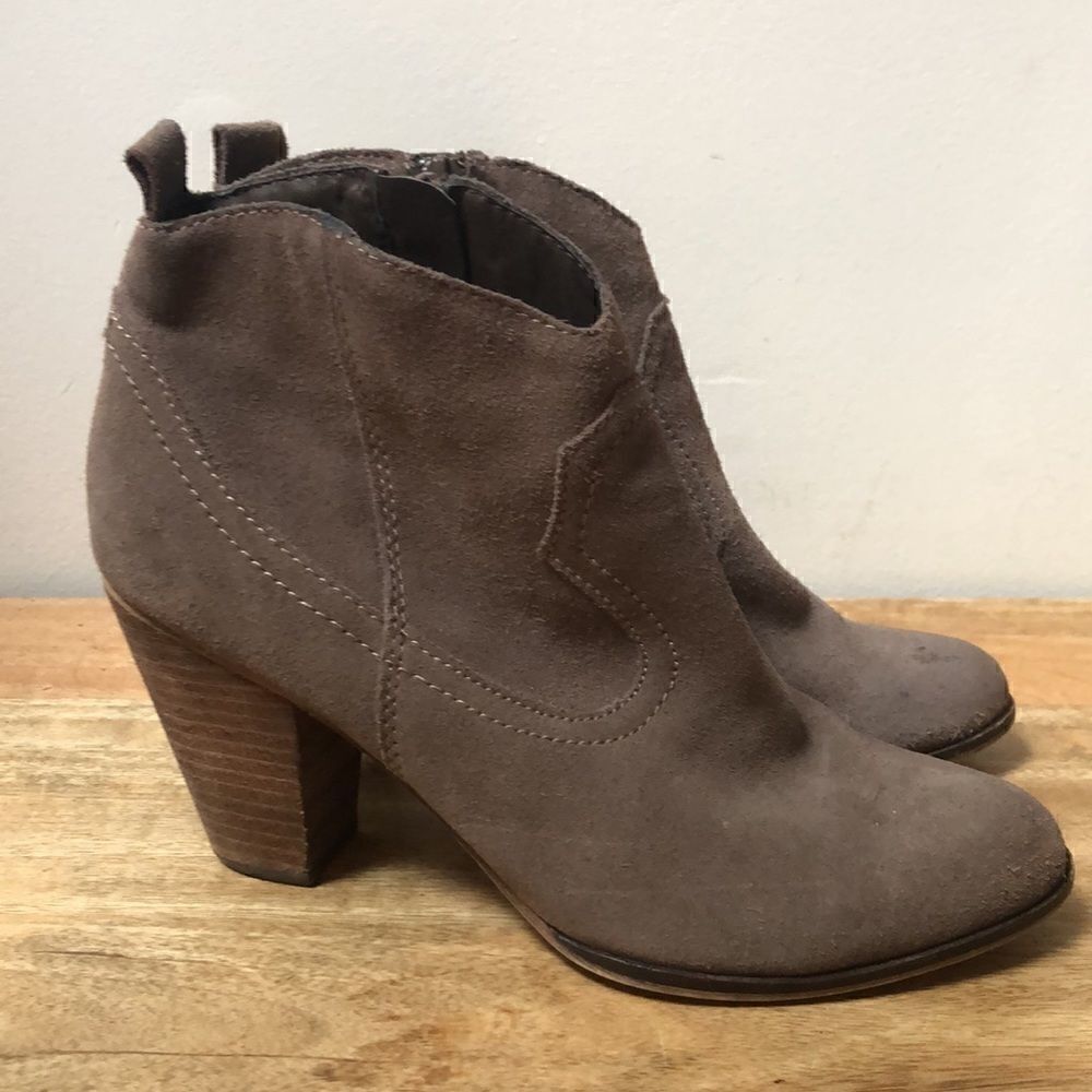 Plover Steve Madden Booties - Picture 5 of 11